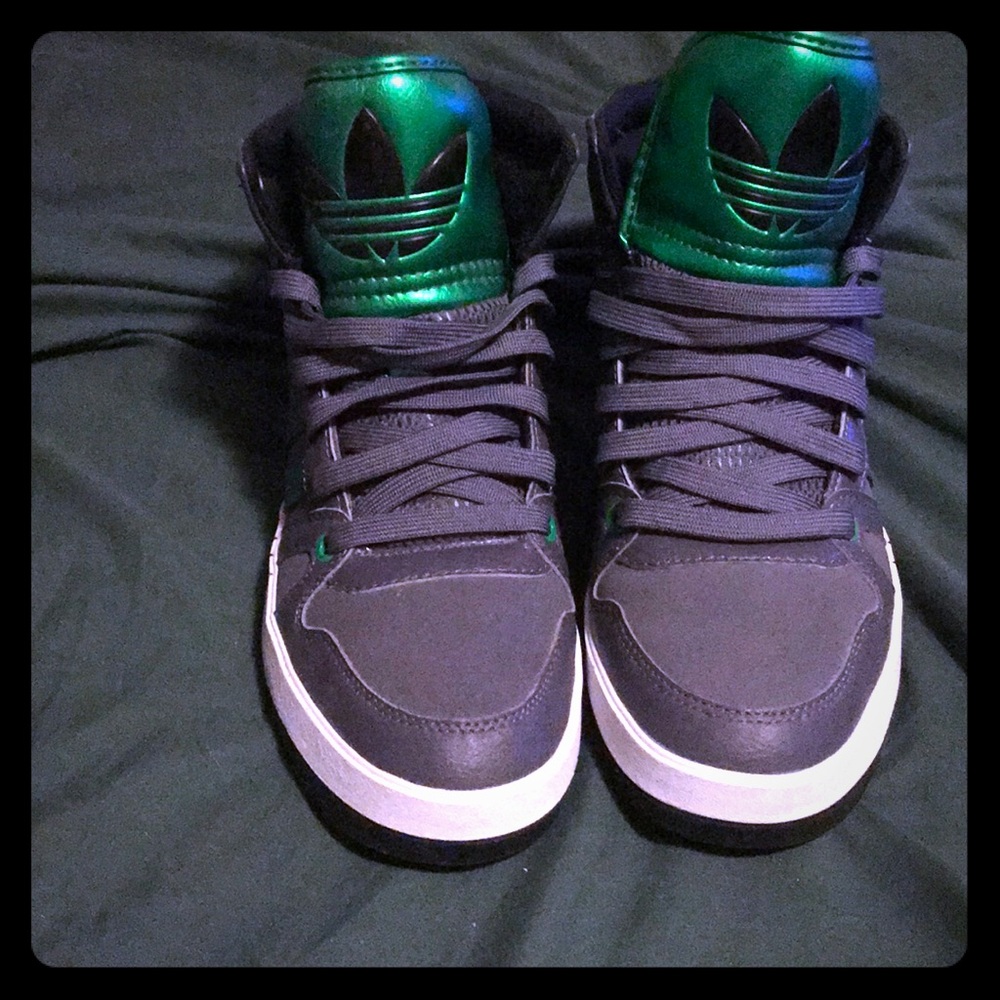 Almost new, only worn twice, gray and green Adidas